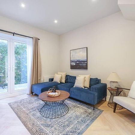 Cosy Tooting Retreat: 2-Bed Gem Apartman London Kültér fotó